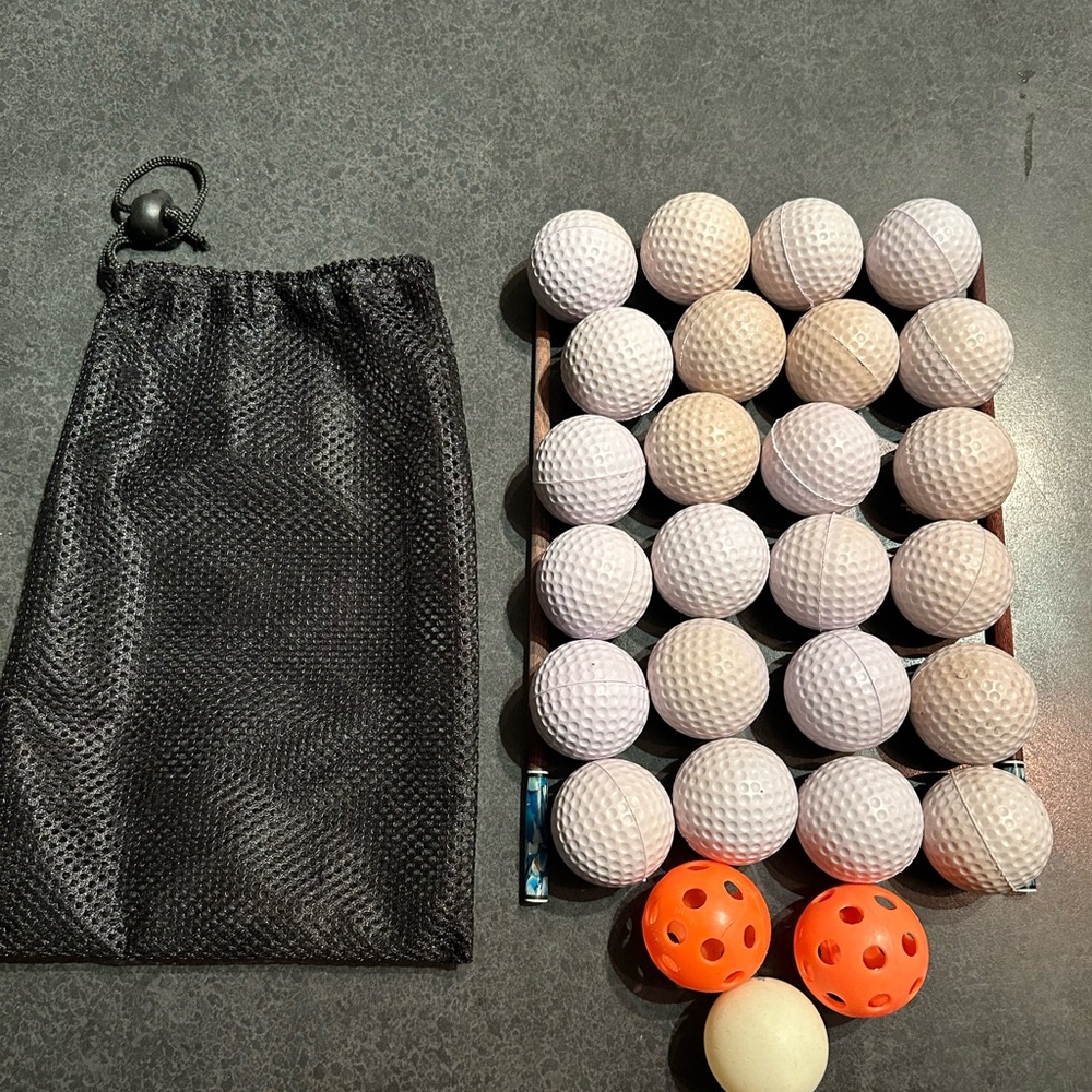 27 Practice Golf Balls with Bag